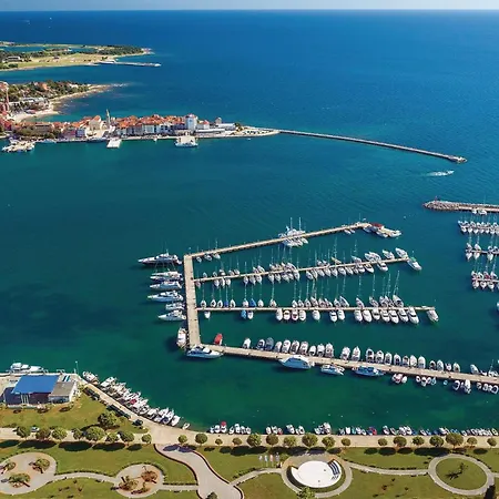 Stunning In Novigrad With Wifi 別荘