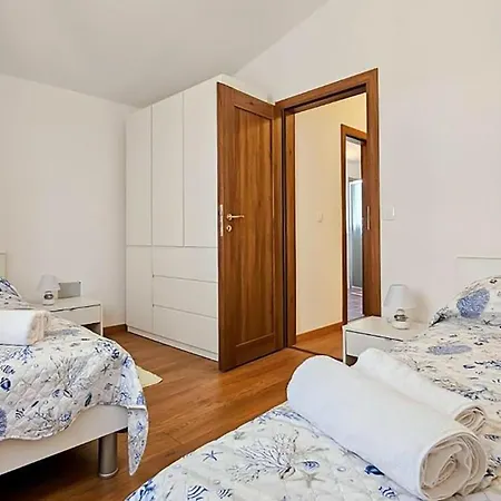 Stunning In Novigrad With Wifi Prázdninový dům *