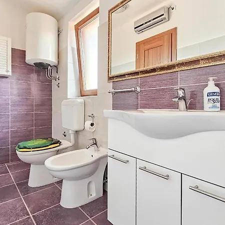 Stunning In Novigrad With Wifi Novigrad Istria