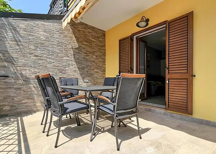 Feriehus Stunning In Novigrad With Wifi