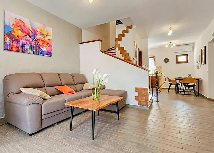 Stunning In Novigrad With Wifi Novigrad Istria