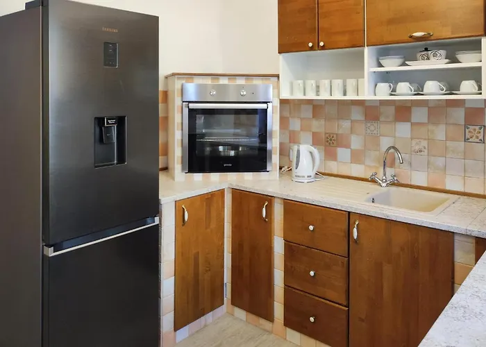 Feriehus Stunning In Novigrad With Wifi *