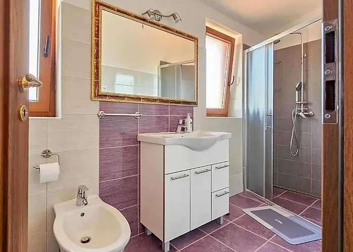 Feriehus Stunning In Novigrad With Wifi