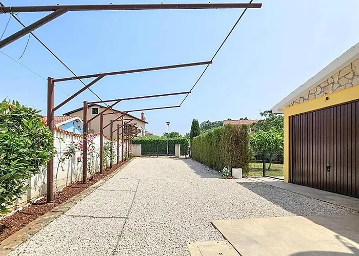 Stunning In Novigrad With Wifi Feriehus Novigrad Istria